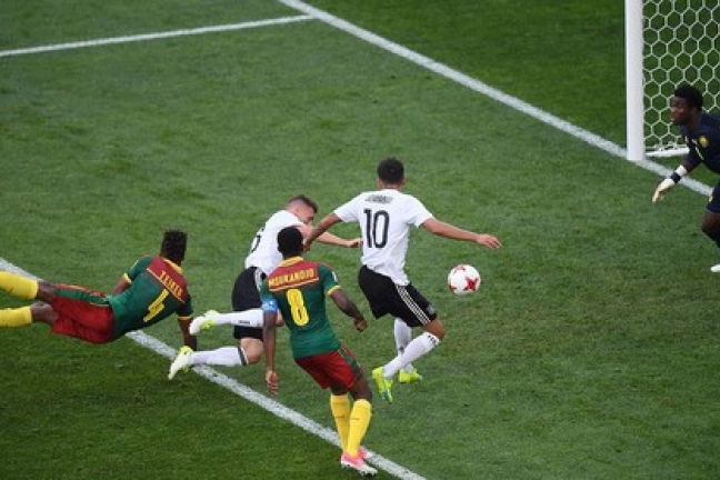 Германия уверенно обыграла камерунцев и вышла с первого места