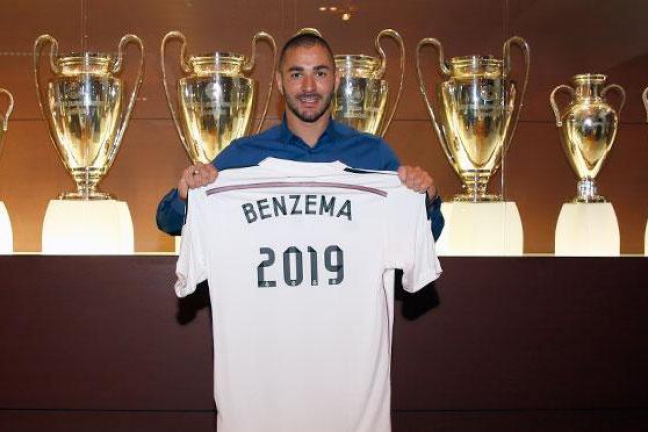 Официально: Бензема будет играть в 'Реале' до 2019 года