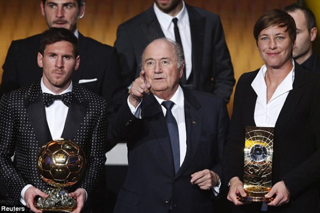 Роналду обвинил президента ФИФА в любви к Месси и 'Барселоне'