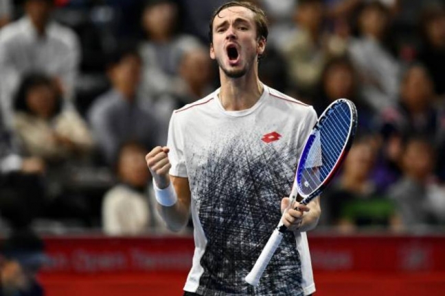 Федерер выбил Медведева из турнира в Шанхае