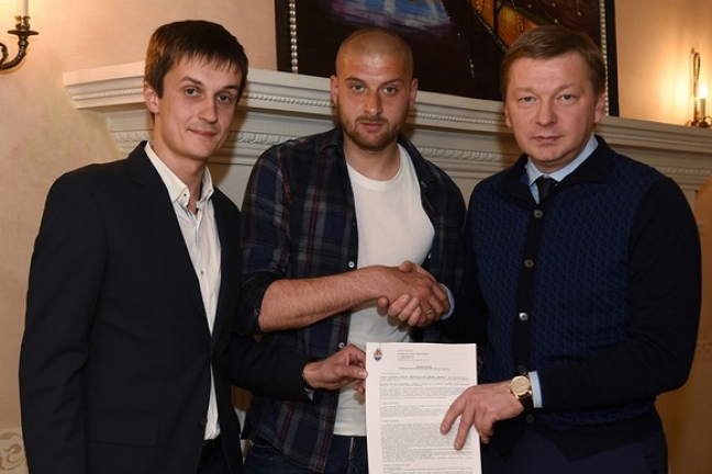 Официально: Ракицкий продлил контракт с 'Шахтером'