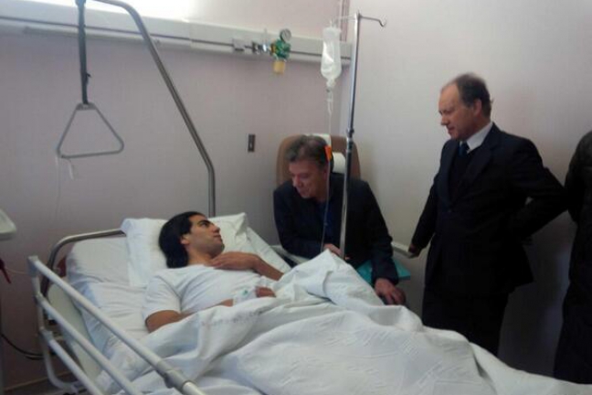 Президент Колумбии проведал Фалькао в больнице