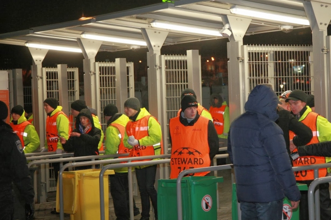 Клубам РФПЛ позволили выносить болельщикам запрет на посещение стадиона