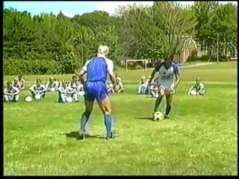 Учимся играть в футбол: дриблинг и финты 