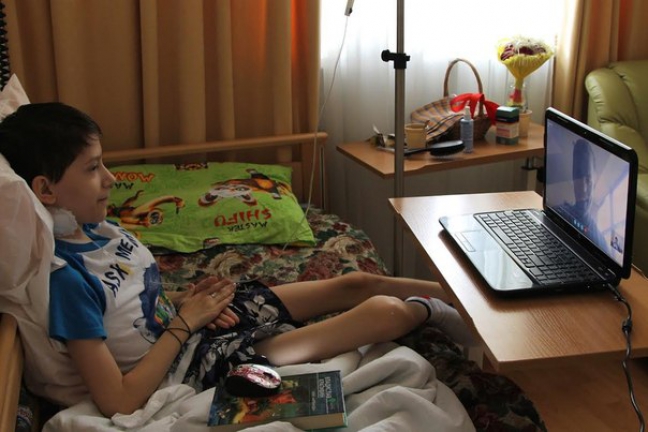 Кокорин пообщался по скайпу со своим юным поклонником, который страдает от онкозаболевания