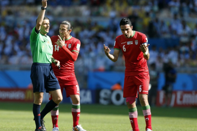 Иран пожаловался в ФИФА на судейство в матче с Аргентиной