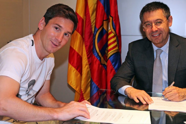 Официально: Лео Месси подписал новый контракт с 'Барселоной'