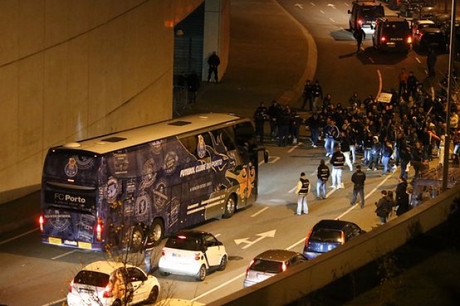 Фанаты 'Порту' атаковали автобус с командой