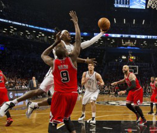 НБА: 'Бруклин' сократил отставание в серии с 'Чикаго', 38 очков Дюранта не помогли 'Сити' 