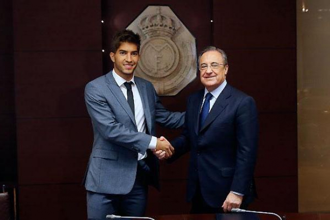 'Реал' официально оформил переход Лукаса Силвы