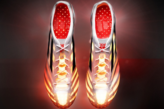 Adidas представила самые лёгкие футбольные бутсы в мире