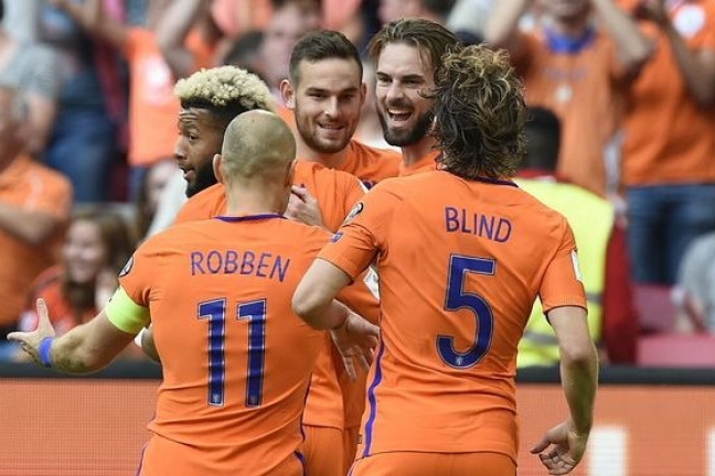 Голландия взяла три очка в поединке с Болгарией