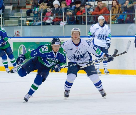 'Нефтехимик' и 'Лев' обеспечили себе место в плей-офф КХЛ