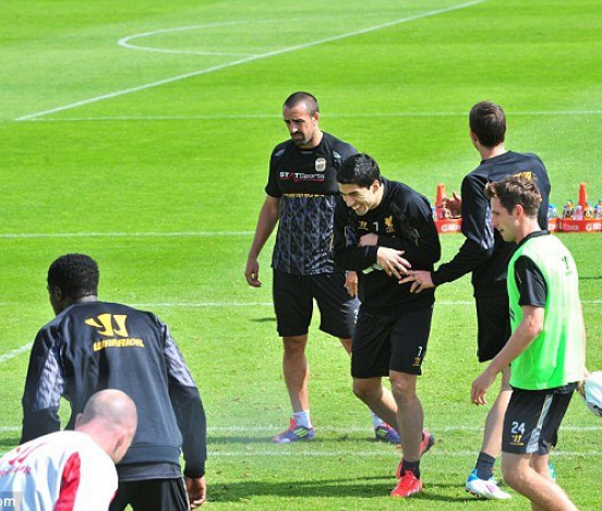 Суаресу разрешили тренироваться с главной командой 'Ливерпуля'