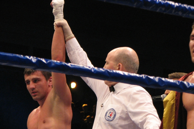 Еще один украинец перешел в профессиональный бокс