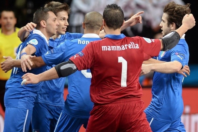 Сборная России проиграла в финале футзального Евро-2014