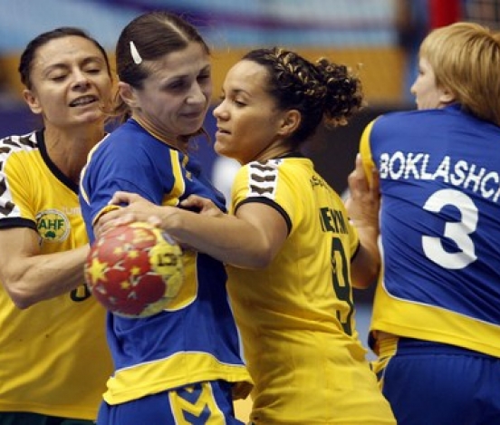 Гандбол. Украинки провалили матч открытия Евро-2012