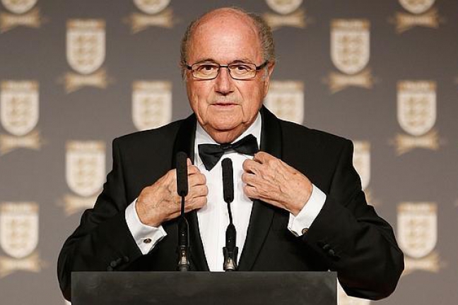 Президент ФИФА извинился перед 'Лос Бланкос'