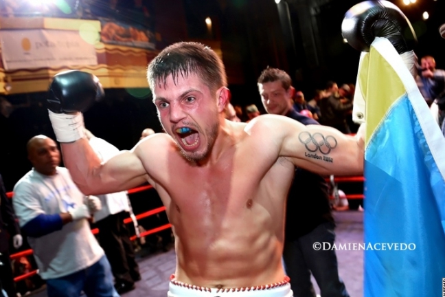 Хитров выиграл второй профессиональный бой