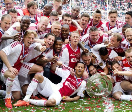 'Аякс' в 32-й раз стал чемпионом Голландии по футболу