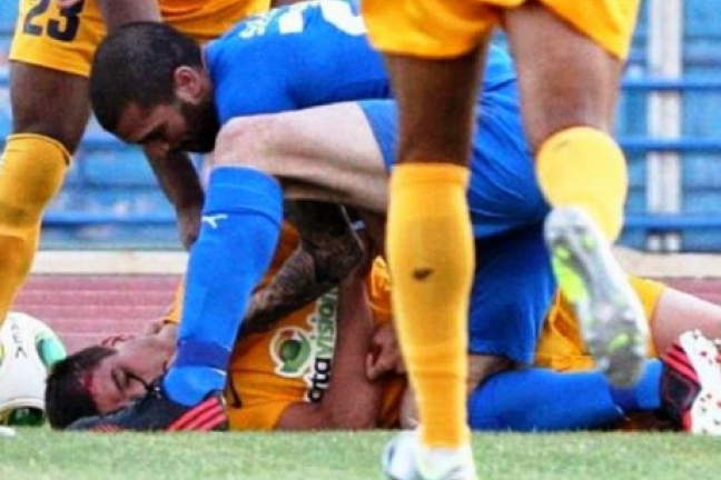В чемпионате Кипра футболист спас жизнь сопернику
