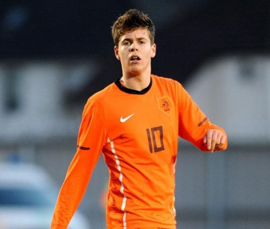 'Челси' заинтересовано в услугах полузащитника молодежной сборной Голландии