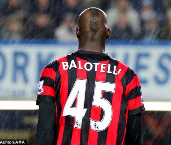 'Милан' вырвал победу в игре с 'Удинезе' благодаря дублю Балотелли