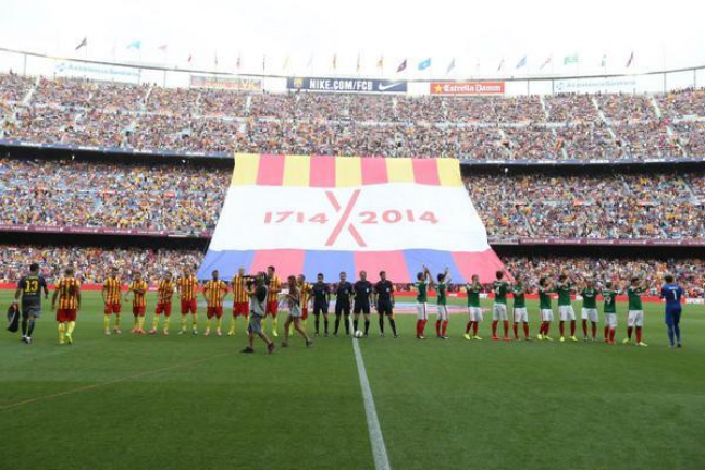 На матче 'Барселона' - 'Атлетик' был замечен баннер, раскрашенный в цвета флага Каталонии