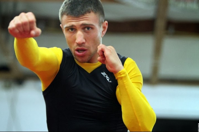 Ломаченко может завоевать сразу два чемпионских пояса в третьем профи-бою