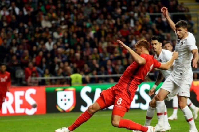 Португалия упустила победу над Тунисом
