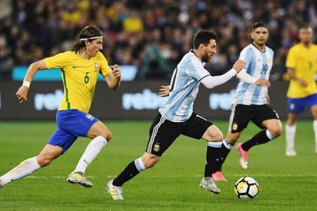 В товарищеском поединке Аргентина одолела Бразилию