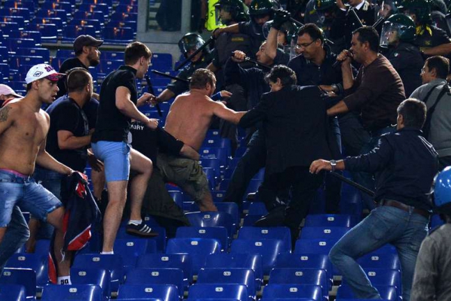 УЕФА примет дисциплинарные меры в связи с беспорядками на матче 'Рома' - ЦСКА