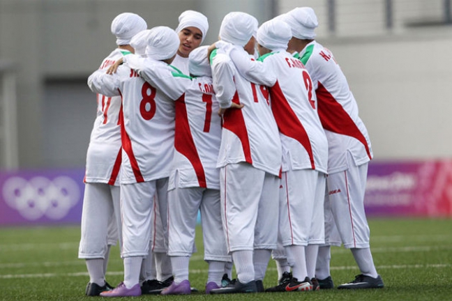 Скандал: 4 игрока женской футбольной сборной Ирана - мужчины